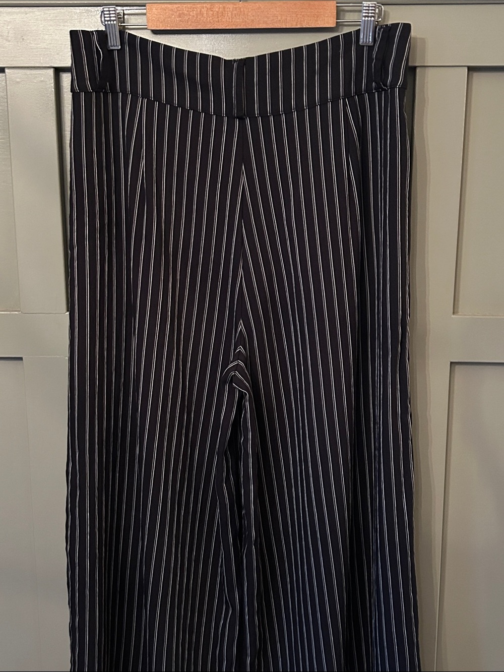 By Anthropologie Pinstripe Wide Leg Trousers Pants High Rise Black Size 14 - Picture 11 of 13